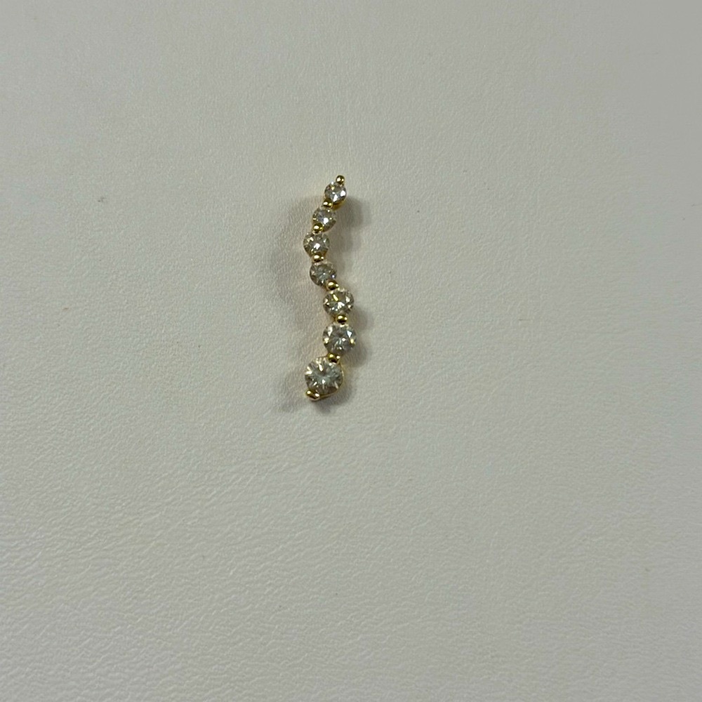 Yellow gold diamond pendant, beautiful elegant piece.